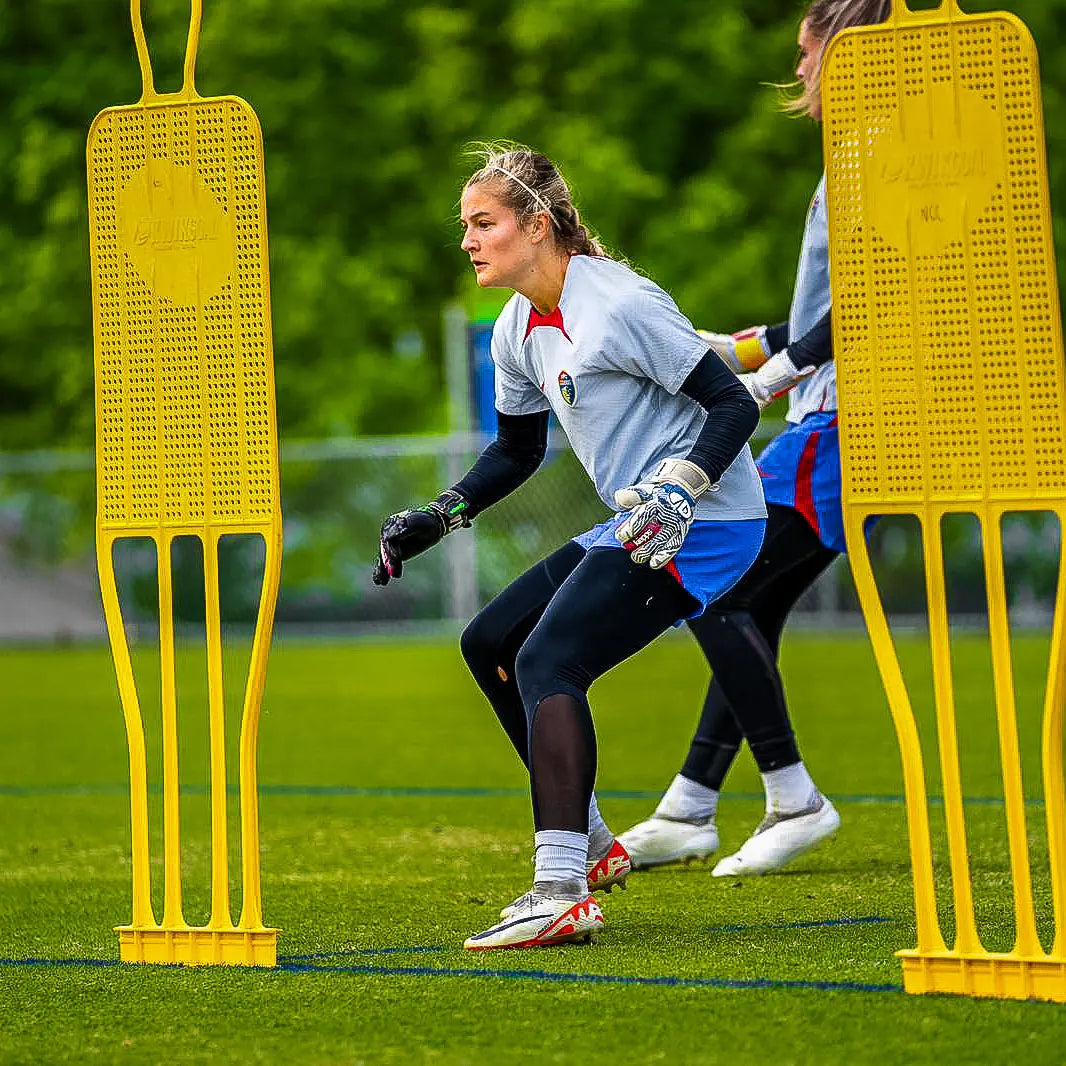 Rebel PRO Goalkeeper Gloves kiepps